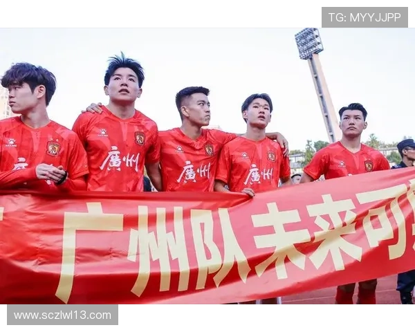 广州足球队在赛季中的节奏变化与战术调整分析